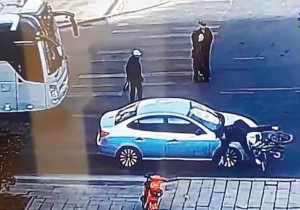 Б.Мөнхтуяа: Тухайн жолооч цагдаа дохиход зогсохгүй зугтаж яваад дүүг маань мөргөчихсөн байна лээ 