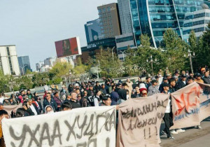 Төгрөг нуурын ордоо төр авчихлаа, одоо Ухаа худгаа авах уу?