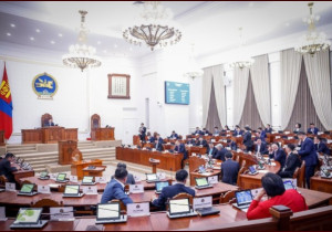 УИХ-ын 126 гишүүний тоог цөөлж, хэмнэсэн зардлаар нь тэтгэвэр нэмье