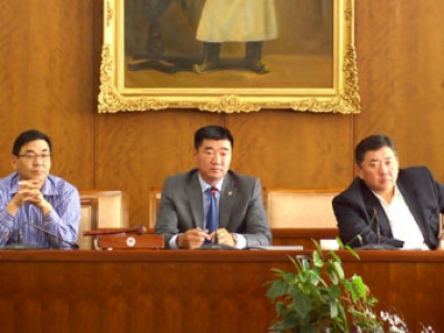 УИХ дахь МАН-ын бүлэг хуралдаж байна