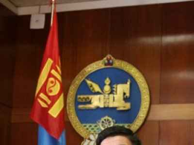 Ц.Нямдорж намаасаа гарах уу?