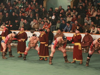 Бөхийн барилдаантай
