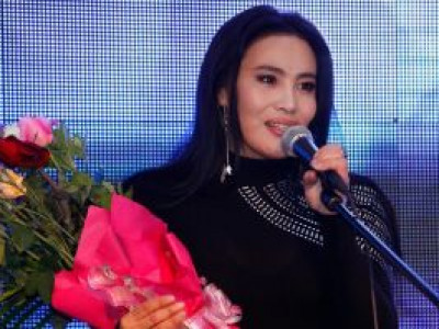 Нэвтрүүлэгч Ц.Оюунцэцэгийн олны танил экс нөхөр хэн байв?