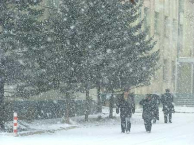 Улаанбаатарт цасан болон шороон шуурга шуурна