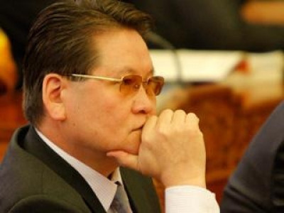 МАН-ын тэрслүү гишүүн Ө.Энхтүвшин намынхандаа захидал бичжээ