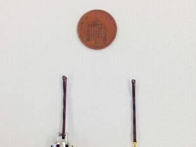 Шинэ жилээр зүүх сахлын чимэглэл худалдаанд гарчээ