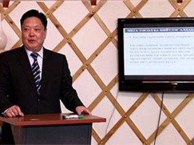 М.Энхсайханаар Оюутолгой, Тавантолгойн асуудлыг хянуулна