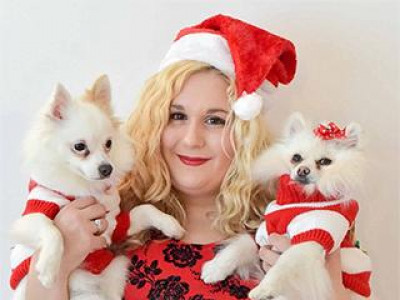 Өөрөөсөө илүү нохдоо гоёжээ