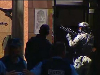 Сиднейн кафед 13 хүнийг барьцаалжээ