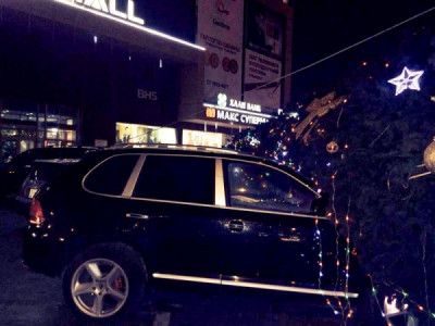 “MaxMall” их дэлгүүрийн гацуур унажээ