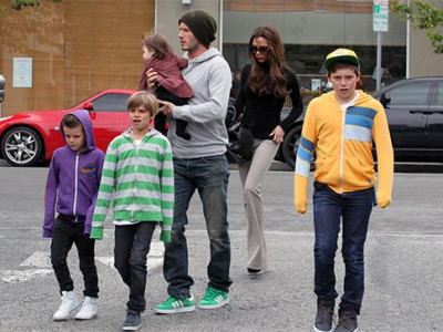 Дэвид Бэкхем хүүхэд нэхжээ