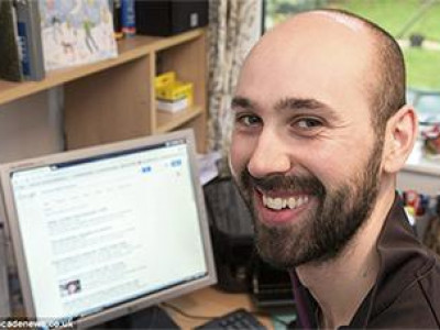 Нурууны өвчнөөс нь шүдний эмч ангижруулав