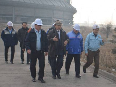 Эрчим хүчний сайд цахилгаан станцуудаар орлоо