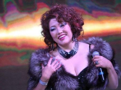 Б.Сарантуяа тоглолт хийхээр болжээ