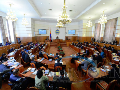 Эрүүл мэндийн даатгалыг албан журмынх болгож магадгүй