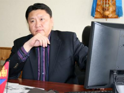 Лицензийн наймаачнаараа дуудуулсан сайдыг АТГ шалгана