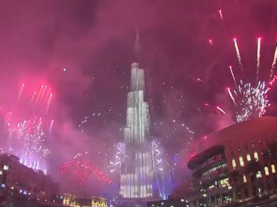 Дубайн үлгэрийн мэт тансаг галын буудлага