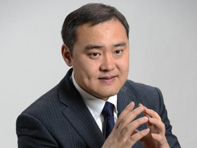 БСШУ-ны сайд Л.Гантөмөр Япон улсад суралцах залууст батламж гардуулна