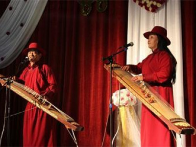 Зууны манлай хослон дуулаачид зодог тайлна