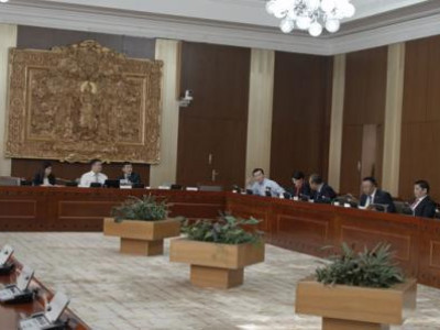 МАН-ын бүлэг завсарлага авлаа