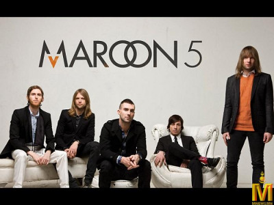 Алдарт “Maroon 5” хамтлагийн жинхэнэ гэнэтийн бэлэг олныг гайхууллаа