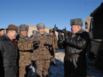 Ц.Цолмонг цэргүүд аав шигээ санажээ