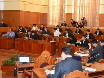 Чуулган 56.6 хувийн ирцтэй эхэллээ