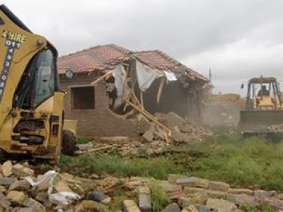 Эхнэрээ эзгүйд байшингаа газартай тэгшилжээ