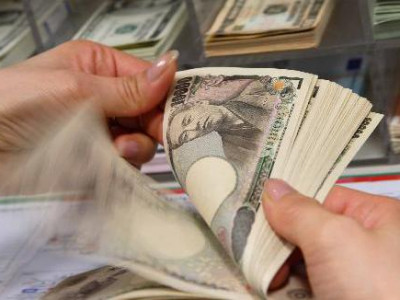 Японы гадаад худалдааны тэнцэл алдагдалтай гарлаа