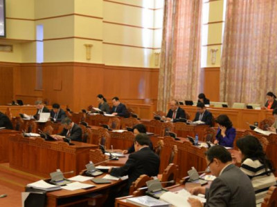 Нийтийн сонсголын тухай хуулийн төслийг хэлэлцэж байна