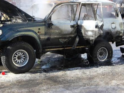 Гал гарч, хоёр машин шатжээ