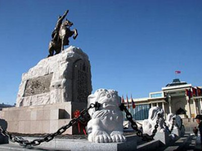 МАН-ынхан Сүхбаатарын талбайн нэрийг сэргээнэ