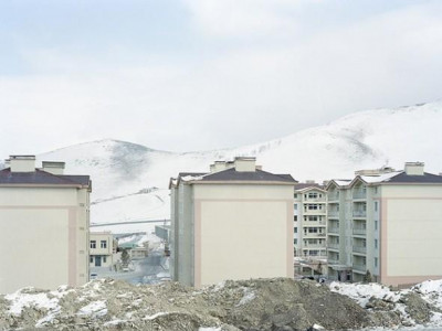 Монголын шинэ хотын иргэдийн амьдрал франц зурагчны дуранд