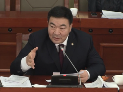 Б.Бат-Эрдэнэ: Гол мөрний урсац бүрэлдэх газарт 200 метрийн дотор ашигт малтмал олборлож болохгүй