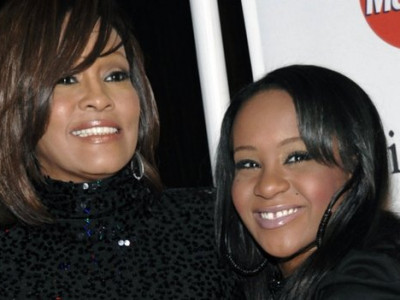 Хьюстоны охин “амь тэмцэж” байна