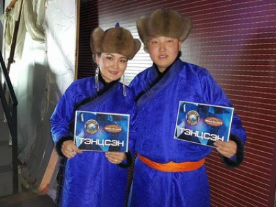 Нийтийн дууны хамтрагчид “Universe best songs”-т хүч сорив