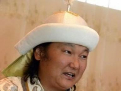 “Дүрдээ итгэсэн” С.Жавхлан хар азарганы дэл цуглуулж явна