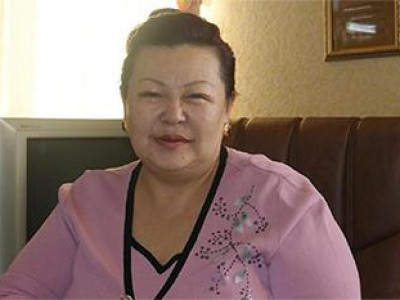 Б.Сарандаваагийн лекцийн тасалбар дээр алаан болжээ