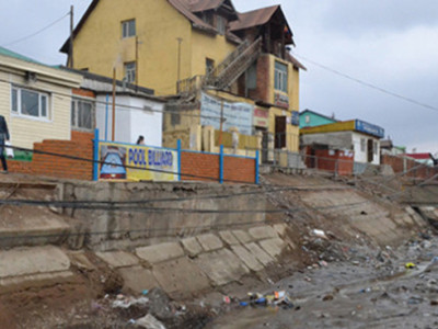 Далан сувгийн цэвэрлэгээ эхэллээ  