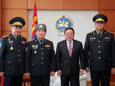 Генерал цолтон дөрвөөр нэмэгдлээ