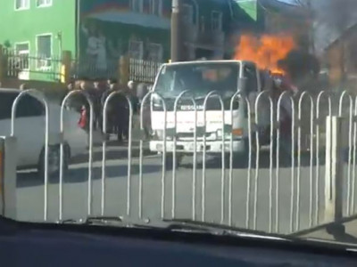 Ачааны автомашин дээр гал гарчээ  