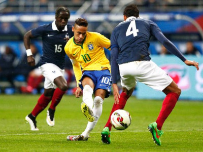 Бразилын шигшээ Францыг нөхөрсгөөр буулгаж авлаа