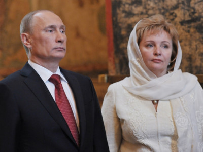 Людмила: В.Путиныг хөнөөсөн шиг охидыг минь хороож болзошгүй