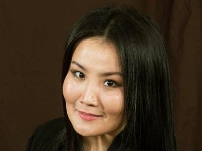 Ариунаа Сүри брэнд дэлгүүрээ нээлээ