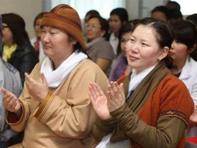 Г.Эрдэнэчимэг хань С.Жавхлангаа “Та” гэж хүндэтгэдэг.