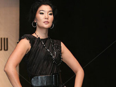 Топ Д.Болормаа ачаа хараад завгүй байгаа гэнэ