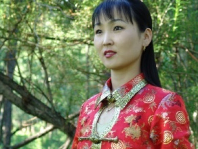 Э.Оюумааг найзууд нь яаруулж эхэлжээ