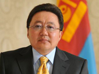 Ерөнхийлөгч тайлангаа тавьж байна