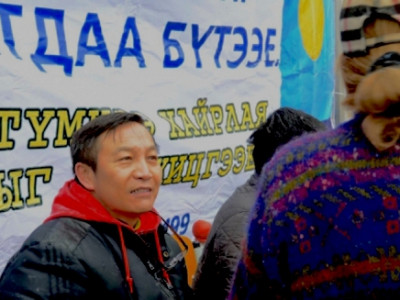 Л.Гүндалайг 700 гаруй хүн дэмжиж гарын үсгээ зуржээ