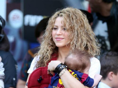 Шакира хүүхдүүдтэйгээ нөхрөө хөгжөөн дэмжив